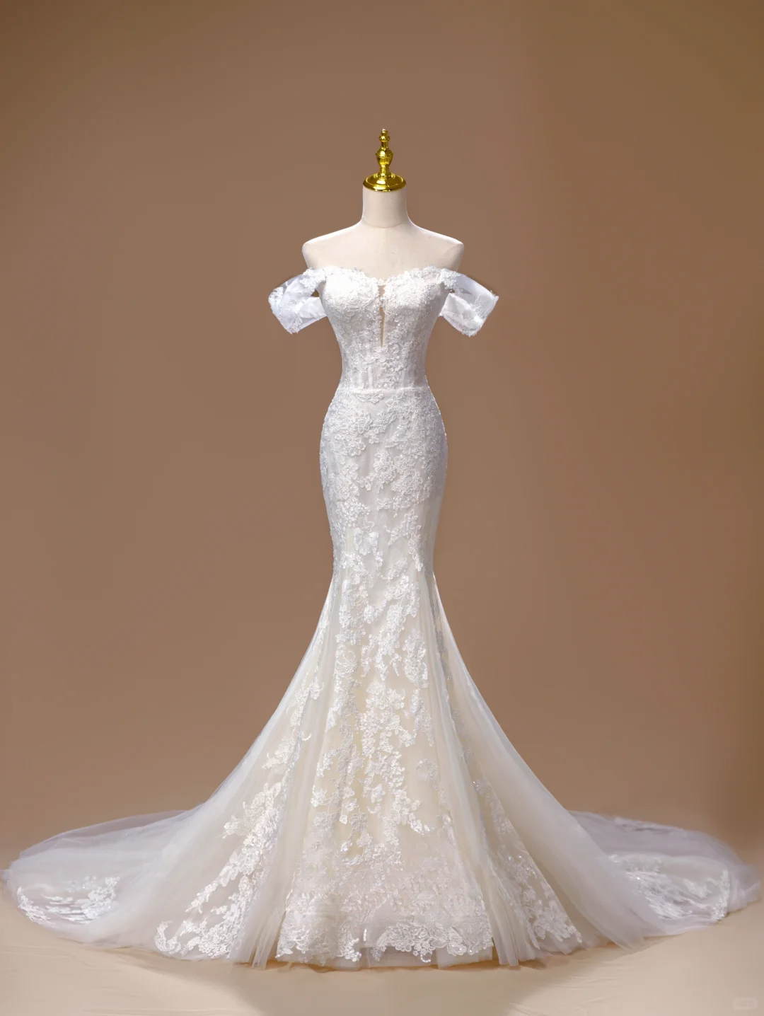 Verträumtes Meerjungfrau-Brautkleid mit schulterfreier Spitze und Applikationen, langes Brautkleid, wunderschöne formelle Brautkleider mit kurzen Ärmeln, DH2817