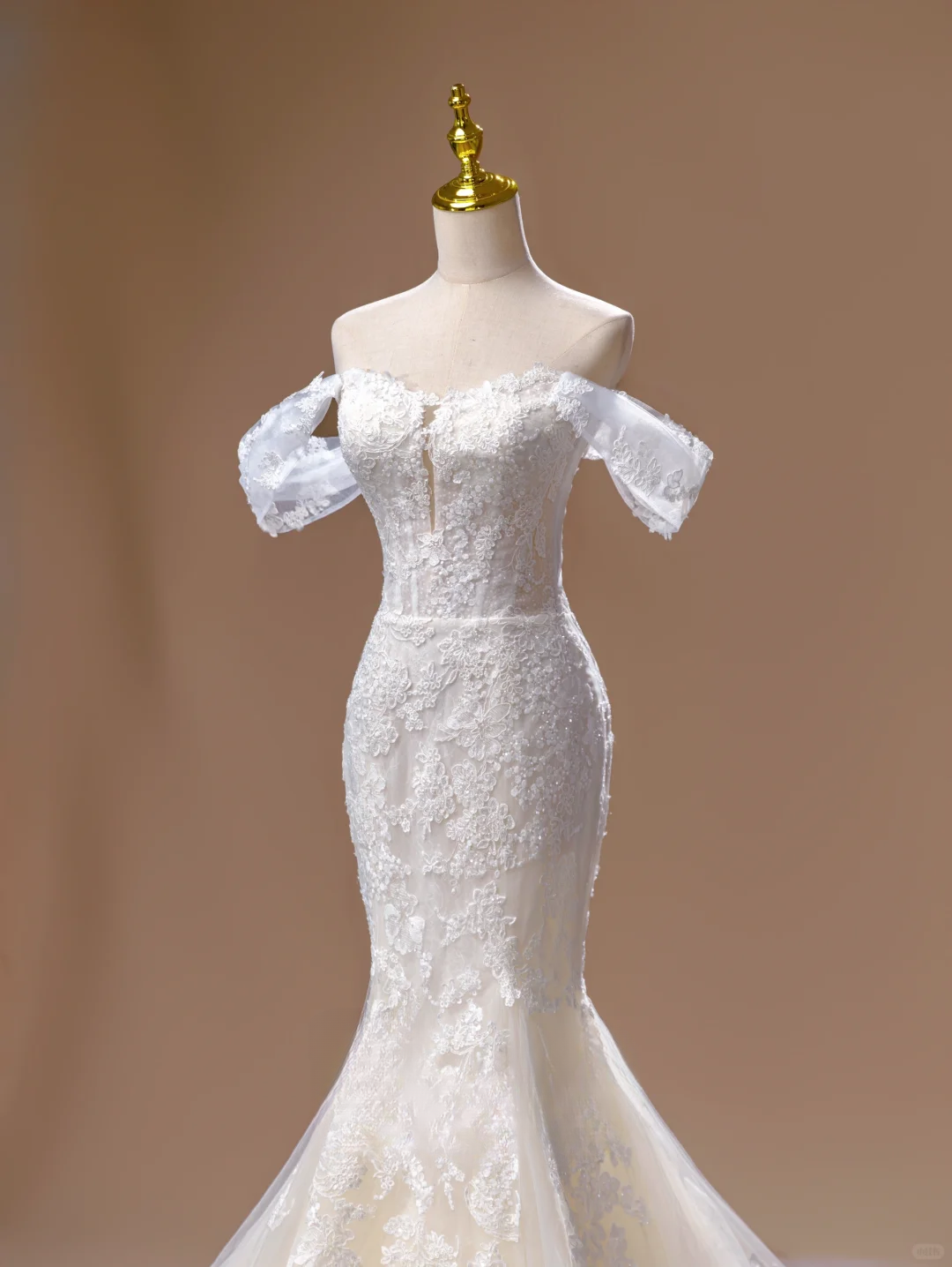 Verträumtes Meerjungfrau-Brautkleid mit schulterfreier Spitze und Applikationen, langes Brautkleid, wunderschöne formelle Brautkleider mit kurzen Ärmeln, DH2817