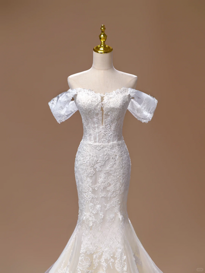 Verträumtes Meerjungfrau-Brautkleid mit schulterfreier Spitze und Applikationen, langes Brautkleid, wunderschöne formelle Brautkleider mit kurzen Ärmeln, DH2817