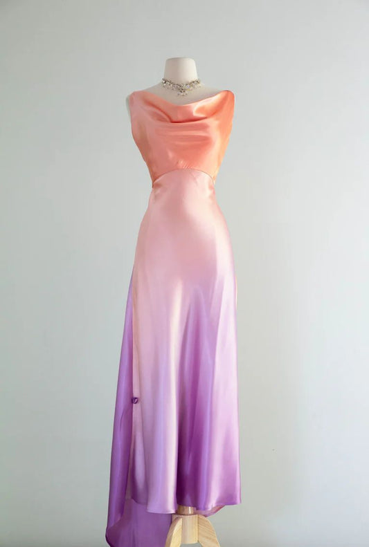 Bescheidene Scheide Farbverlauf Satin Ärmellose Lange Abschlussballkleider für Damen N4170