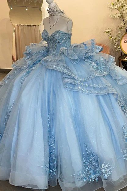 Robe de bal unique en tulle bleu à décolleté cœur et plusieurs volants, longue, idéale pour un bal de promo, une quinceañera ou un anniversaire de 15 ou 16 ans (AB1237).