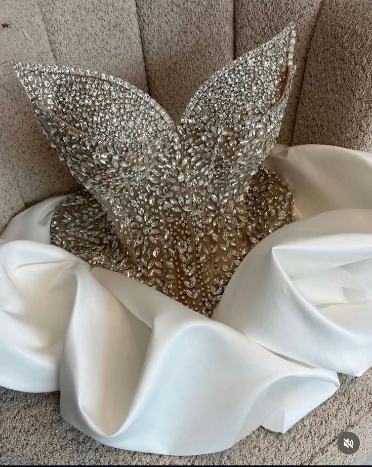 Robe Courte Fourreau Serrée Chic Épaule Dénudée Perles Argentées Idées Robes de Soirée Hoco Robes de Bal RB4140