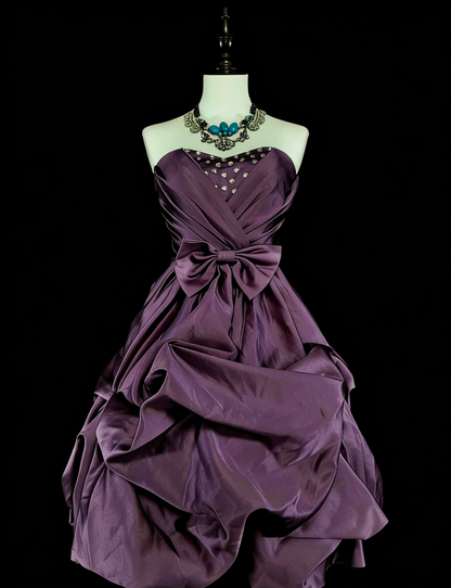 Robe de bal unique en satin violet à décolleté cœur, inspiration années 2000, robes de bal courtes, inspiration robes de soirée N1746