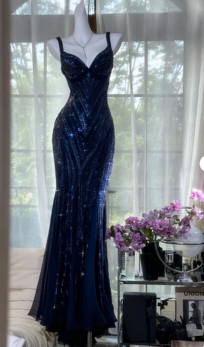 Robe de soirée longue sirène en mousseline violet foncé à sequins et col en V, style vintage, référence N875