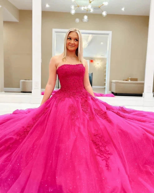 Einzigartiges Ballkleid mit Herzausschnitt, gelber Tüll mit Spitzenapplikationen, langes Abendkleid AB596