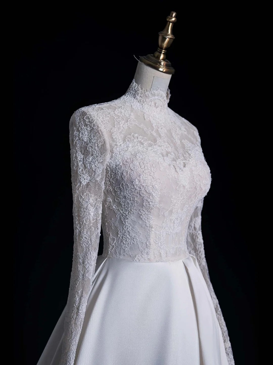 Timeless Ball Gown High Neck Long Sleeves Lace White Wedding Dress Open Backs Fairytale Boho Beach Summer Bridal Dresses N553