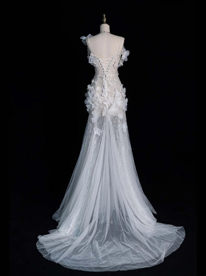 Robe de mariée blanche intemporelle sirène asymétrique à sequins et fleurs, style bohème féérique, idéale pour l'été à la plage (N554)