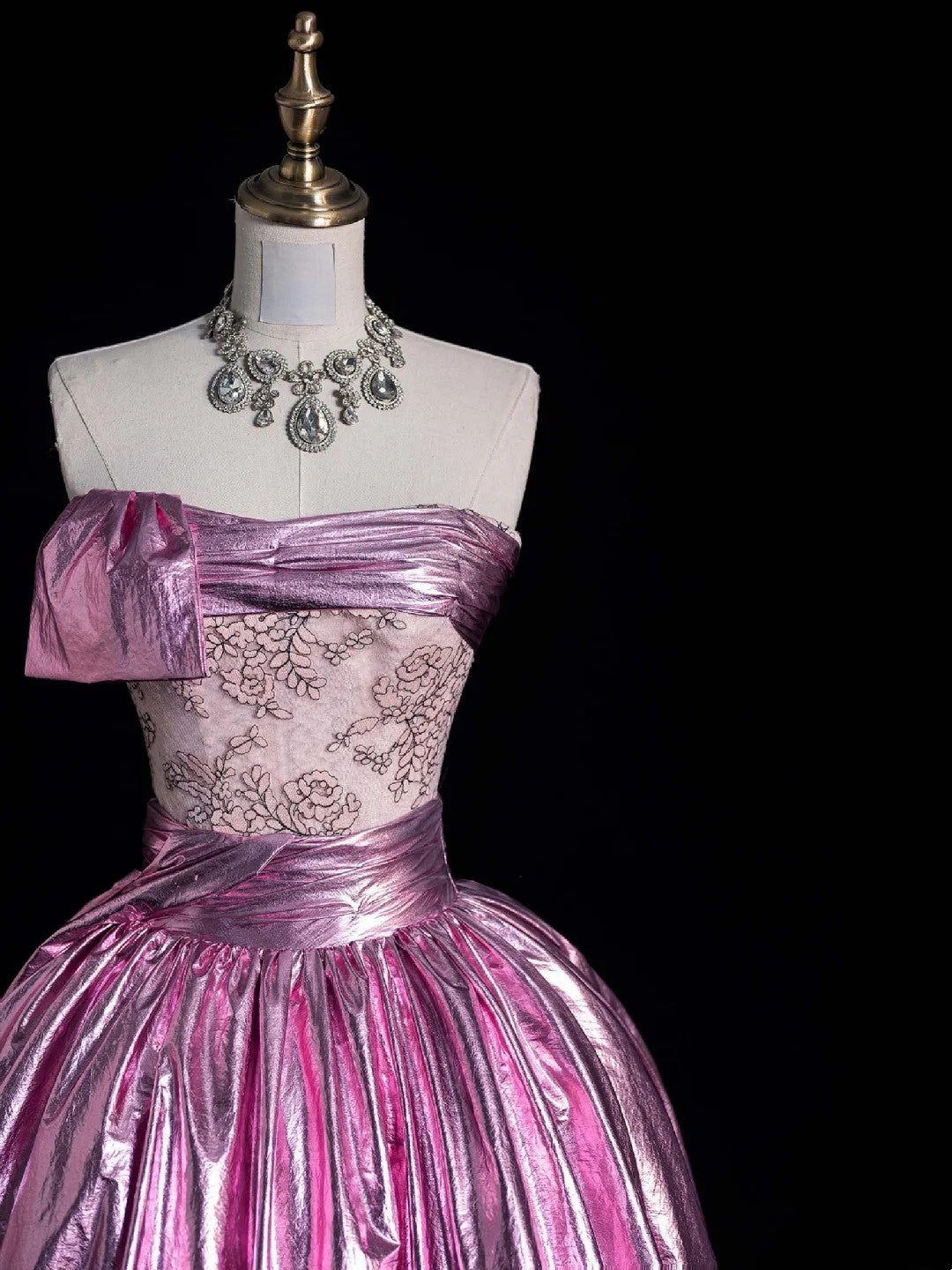 Robe de bal bustier rose en dentelle, longue, idéale pour une soirée semi-formelle (N559)