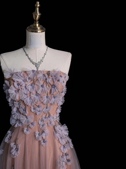 Robe de bal longue rose en tulle, bustier, coupe trapèze, ornée d'appliqués, N548