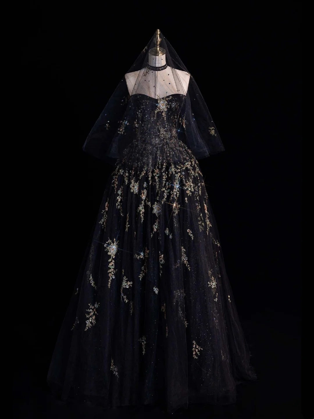 Robe de bal sobre en tulle noir et dentelle, décolleté cœur, longue, idéale pour les lycéennes et les demoiselles d'honneur (N1035)