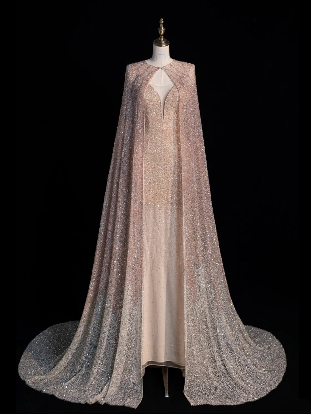 Robe de bal longue rose sirène à fines bretelles et sequins, avec cape, N1043