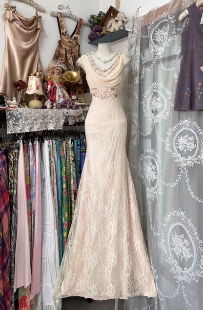 Robe de bal longue en dentelle rose poudré à col bénitier, style sirène, référence N1058