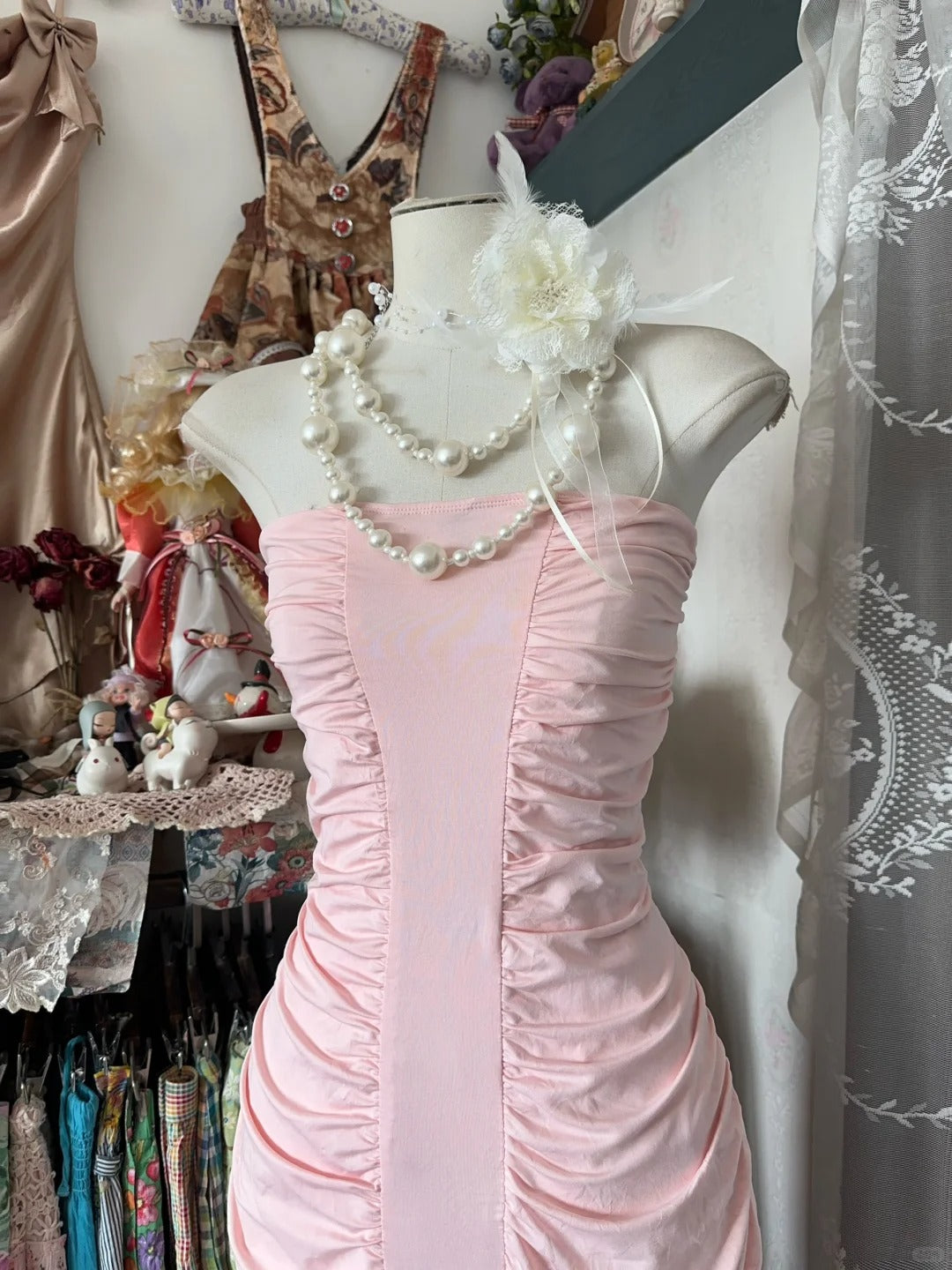 Einzigartiges, trägerloses, gestuftes, langes Meerjungfrauen-Abendkleid in Rosa, formelles Abendkleid N1059
