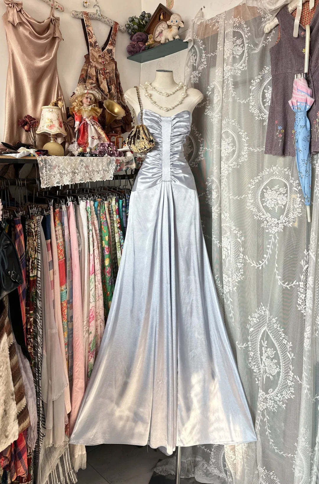 Elegantes, langes Meerjungfrauen-Abendkleid aus silbernem Satin mit Herzausschnitt für Teenager, formelles Abendkleid N1064