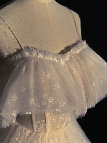 Robe de bal princesse à bretelles spaghetti, fleurs blanches, inspiration printemps, tulle, robe de bal longue N1236