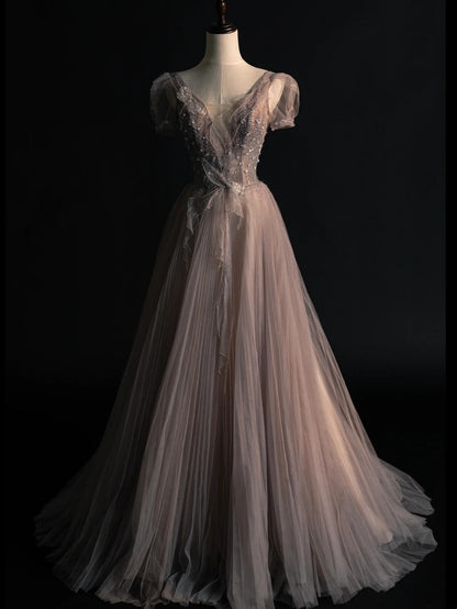 Robe de soirée grise en tulle, coupe trapèze, col en V, manches ornées de perles, idéale pour les bals de fin d'année ou les remises de diplômes (N1234)