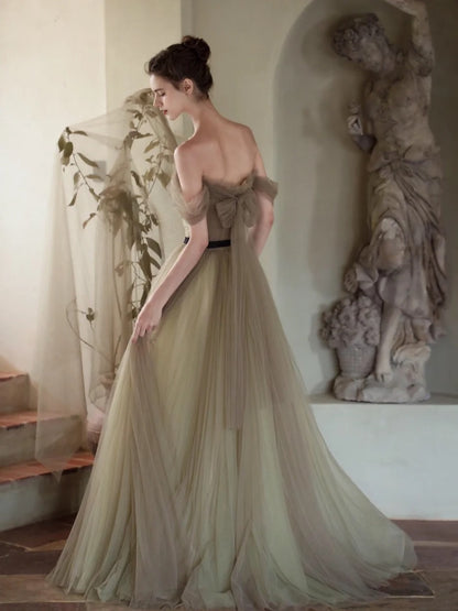 Bezauberndes, schulterfreies, olivgrünes Tüll-Abendkleid – das perfekte Outfit für den 18. Geburtstag (Modell A858).