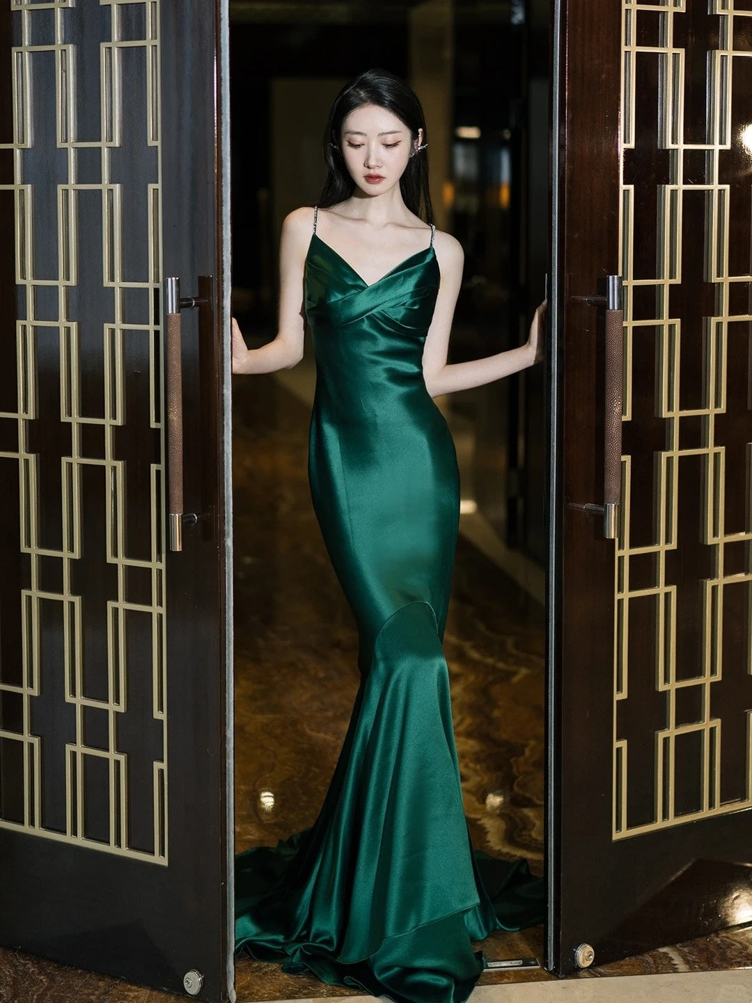 Modest Mermaid Spaghetti Strap Dark Emerald  Green With Backless Satin Long Prom Dresses Inspo Prom Gowns N300