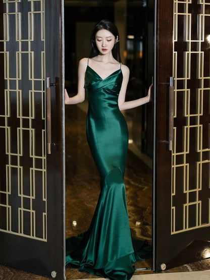 Modest Mermaid Spaghetti Strap Dark Emerald  Green With Backless Satin Long Prom Dresses Inspo Prom Gowns N300