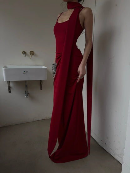 Einzigartiges, langes Meerjungfrauen-Abendkleid in leuchtendem Rot mit Spaghettiträgern und Schal – Inspiration für formelle Abendkleider (Modell N463)
