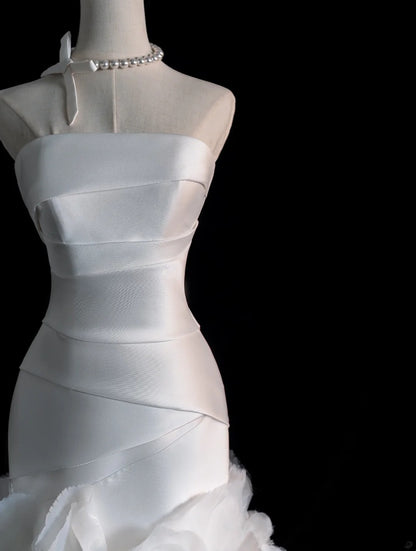 Robe de mariée sirène blanche sans manches plissée, coupe ajustée, modèle N566