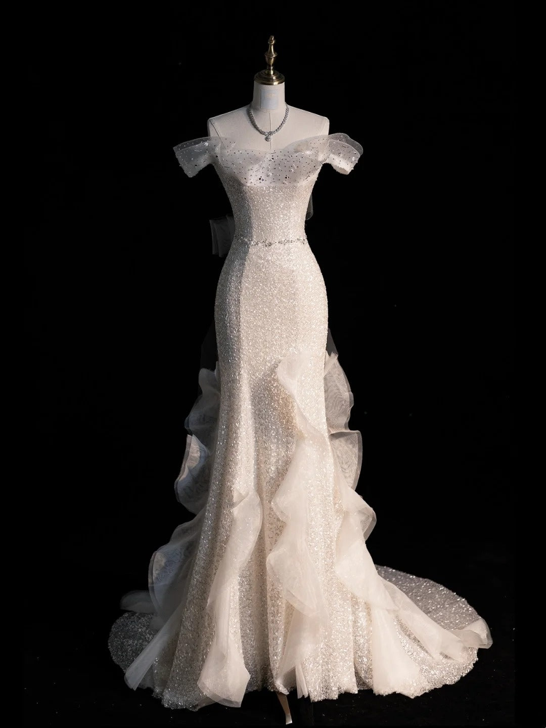 Robe de mariée civile sirène blanche à épaules dénudées et manches courtes, ornée de sequins, coupe ajustée N570