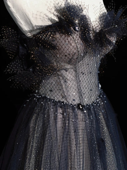 Robe de bal longue plissée en tulle bleu marine, coupe trapèze élégante, décolleté cœur, référence N572