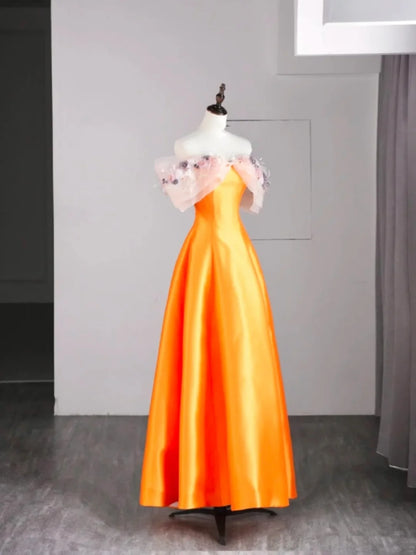 Robe de bal longue orange en satin, coupe trapèze, épaules dénudées, ornée d'appliqués, N579