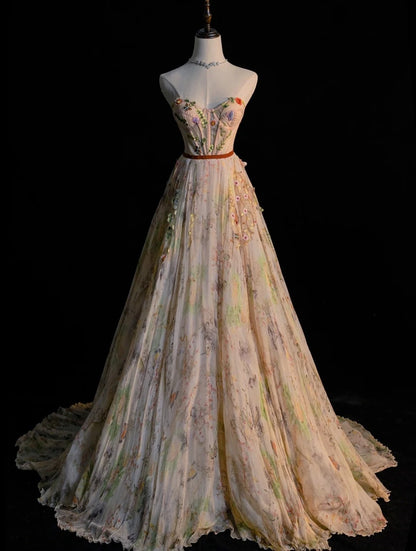 Robe de bal longue en tulle fleuri, coupe trapèze, décolleté cœur, modèle N580