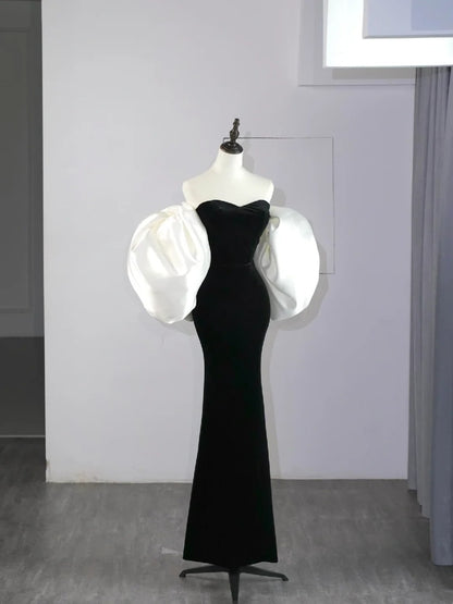 Robe de bal longue sirène en velours noir avec cape et décolleté cœur, N582