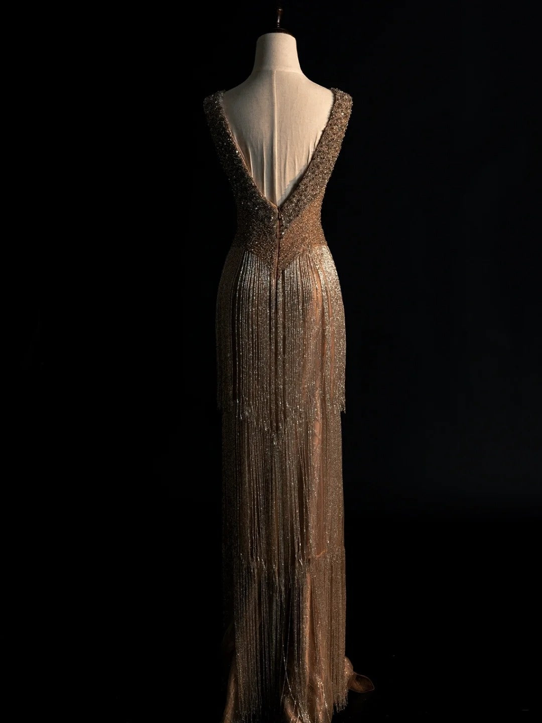 Robe de bal longue sirène modeste à col en V et franges à sequins N606