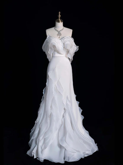 Robe de mariée sirène blanche en mousseline, épaules dénudées, corsage à volants, manches courtes, coupe ajustée, modèle N608