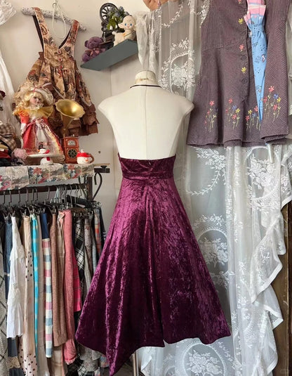 Robe de bal rétro chic en velours couleur raisin, coupe trapèze, dos nu, style années 50, référence N842