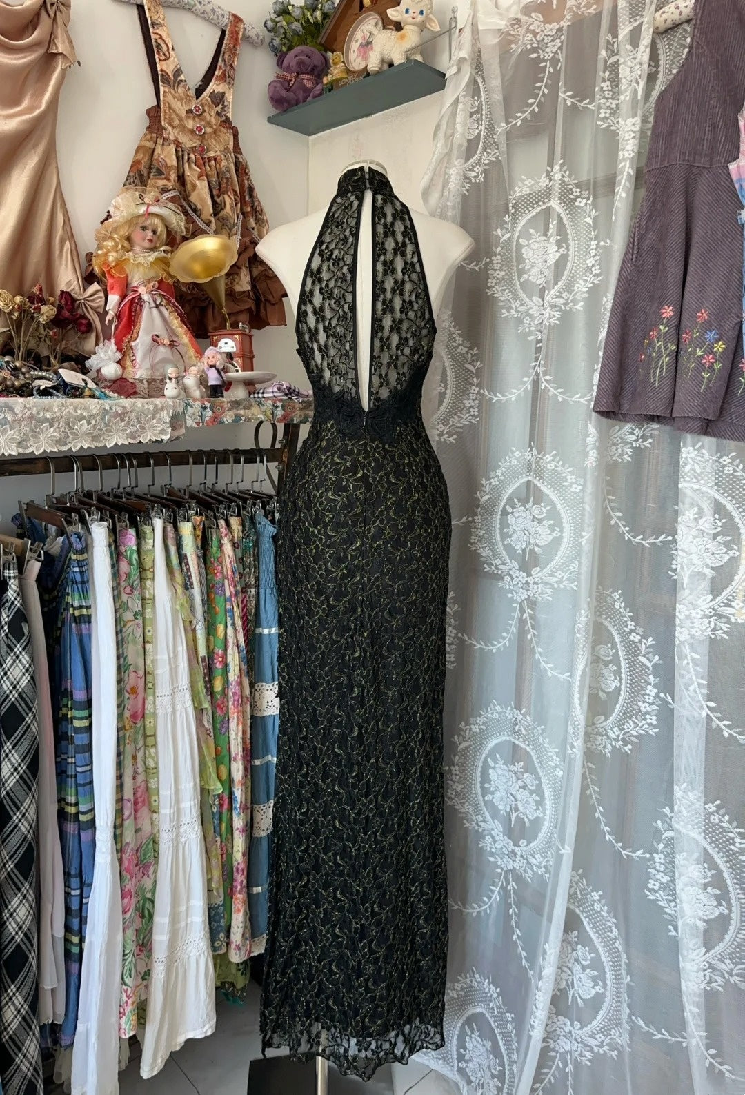 Robe de bal longue en dentelle noire élégante, col montant et fourreau, idéale pour une soirée, un 21e anniversaire ou une remise de diplôme (N856)