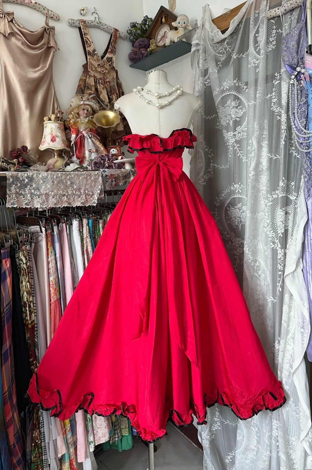 Robe de bal élégante sans bretelles en mousseline rouge, longueur thé, style années 2000, référence N874