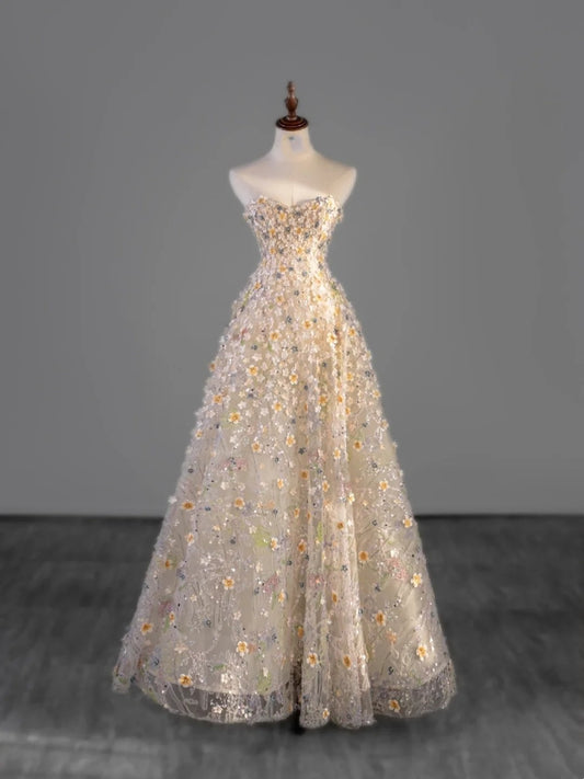 Elegantes Ballkleid mit Herzausschnitt, Tüll, Champagnerfarben mit Blumenmuster am Oberteil, College-Stil, formelles Outfit, langes Abschlussballkleid, Inspiration für Abschlussfeiern, N1215