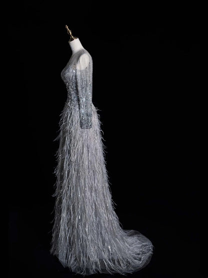 Robe de bal longue gris argenté à col rond et plumes, coupe trapèze, style modeste, idéale pour les études supérieures ou la remise de diplômes (N1210)