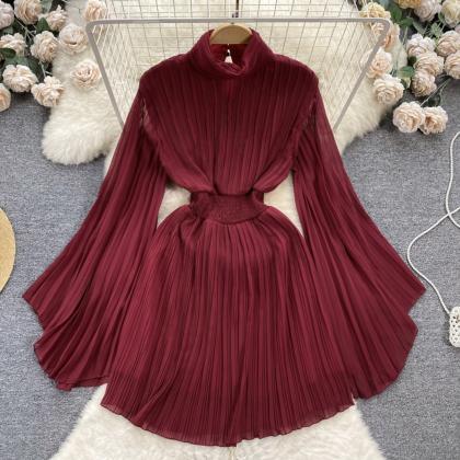 Chiffonkleid mit hohem Halsausschnitt und langen Ärmeln RF0004