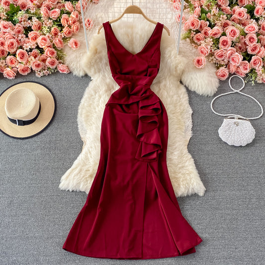 Rotes Kleid mit V-Ausschnitt, modisches Kleid RF0360