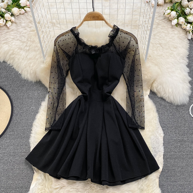 Robe courte noire à manches longues et coupe trapèze, RF0230