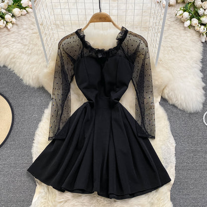 Robe courte noire à manches longues et coupe trapèze, RF0230