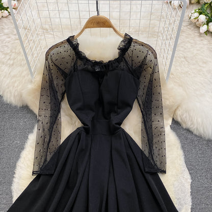 Robe courte noire à manches longues et coupe trapèze, RF0230