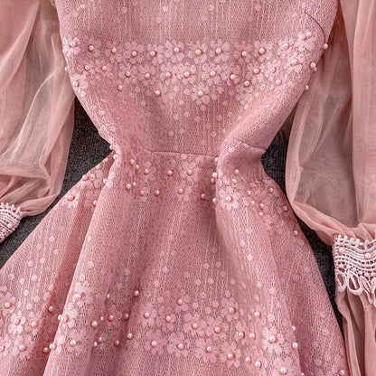 Jolie robe trapèze en dentelle et perles RF0223