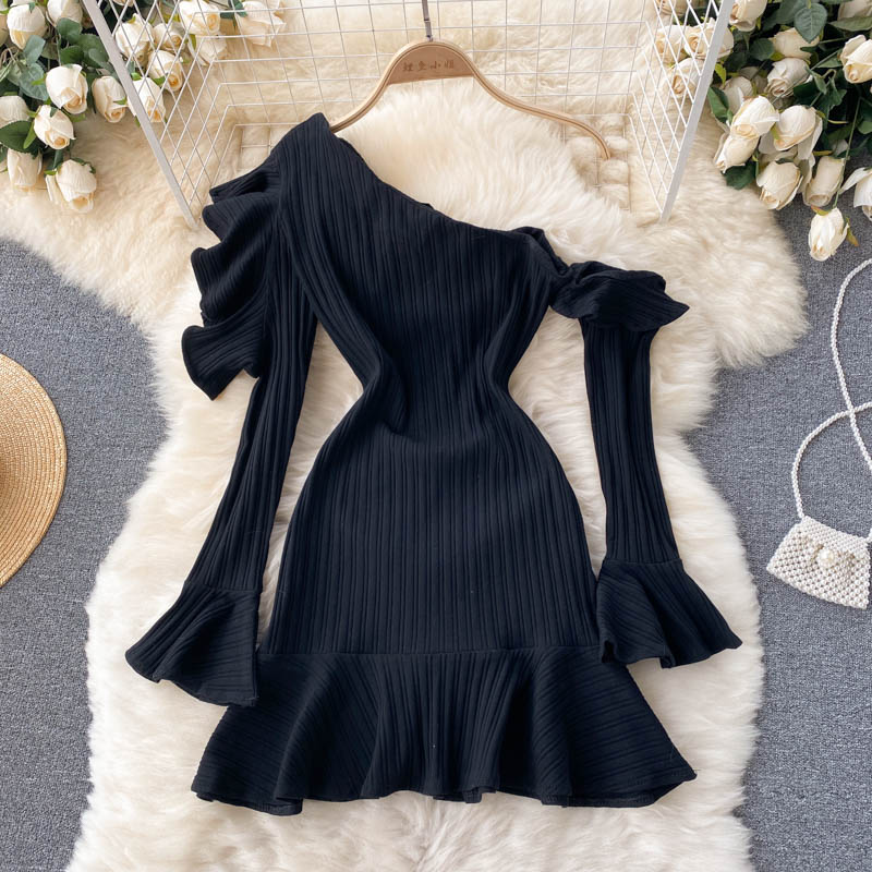 Robe noire asymétrique à manches longues, robe tendance RF0204