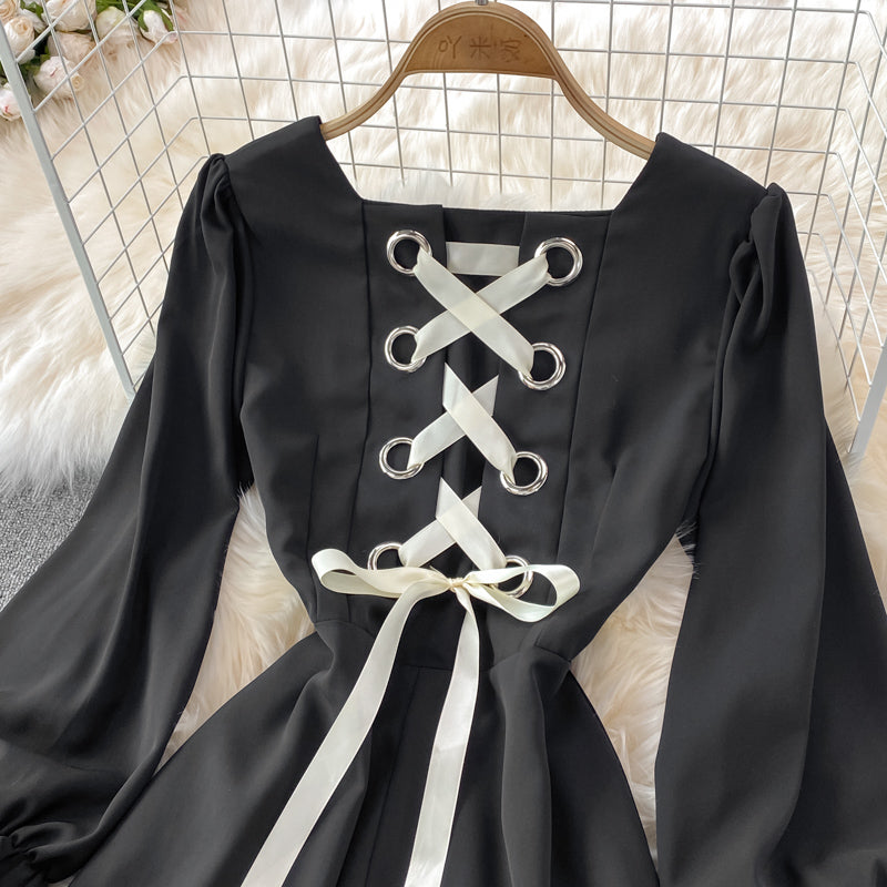 Robe courte noire en dentelle trapèze, robe tendance à lacets RF0198