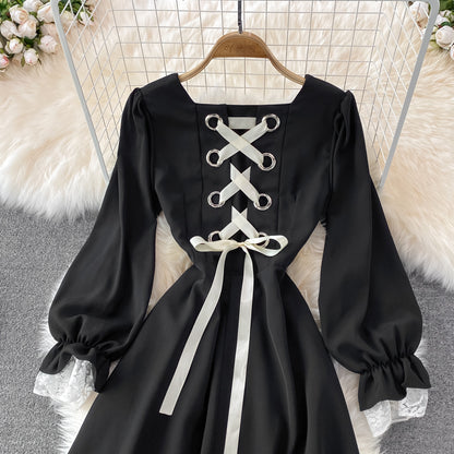 Robe courte noire en dentelle trapèze, robe tendance à lacets RF0198