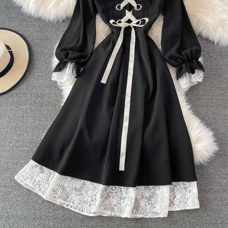 Robe courte noire en dentelle trapèze, robe tendance à lacets RF0198