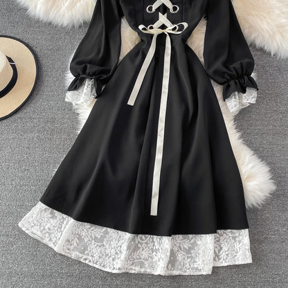 Robe courte noire en dentelle trapèze, robe tendance à lacets RF0198