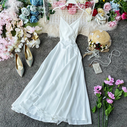 Robe trapèze élégante en satin à col en V et à la mode RF0196