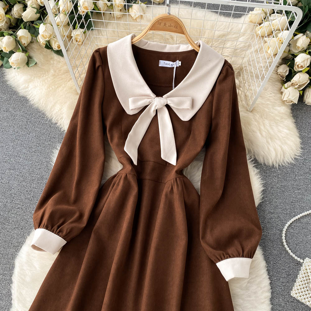 Jolie robe à manches longues avec nœud papillon RF0192